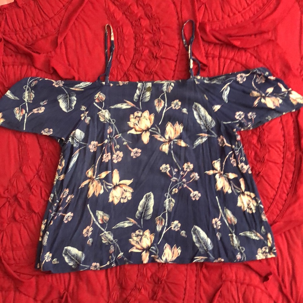 Billabong Off-the-Shoulder Top🌺 - Picture 4 of 7